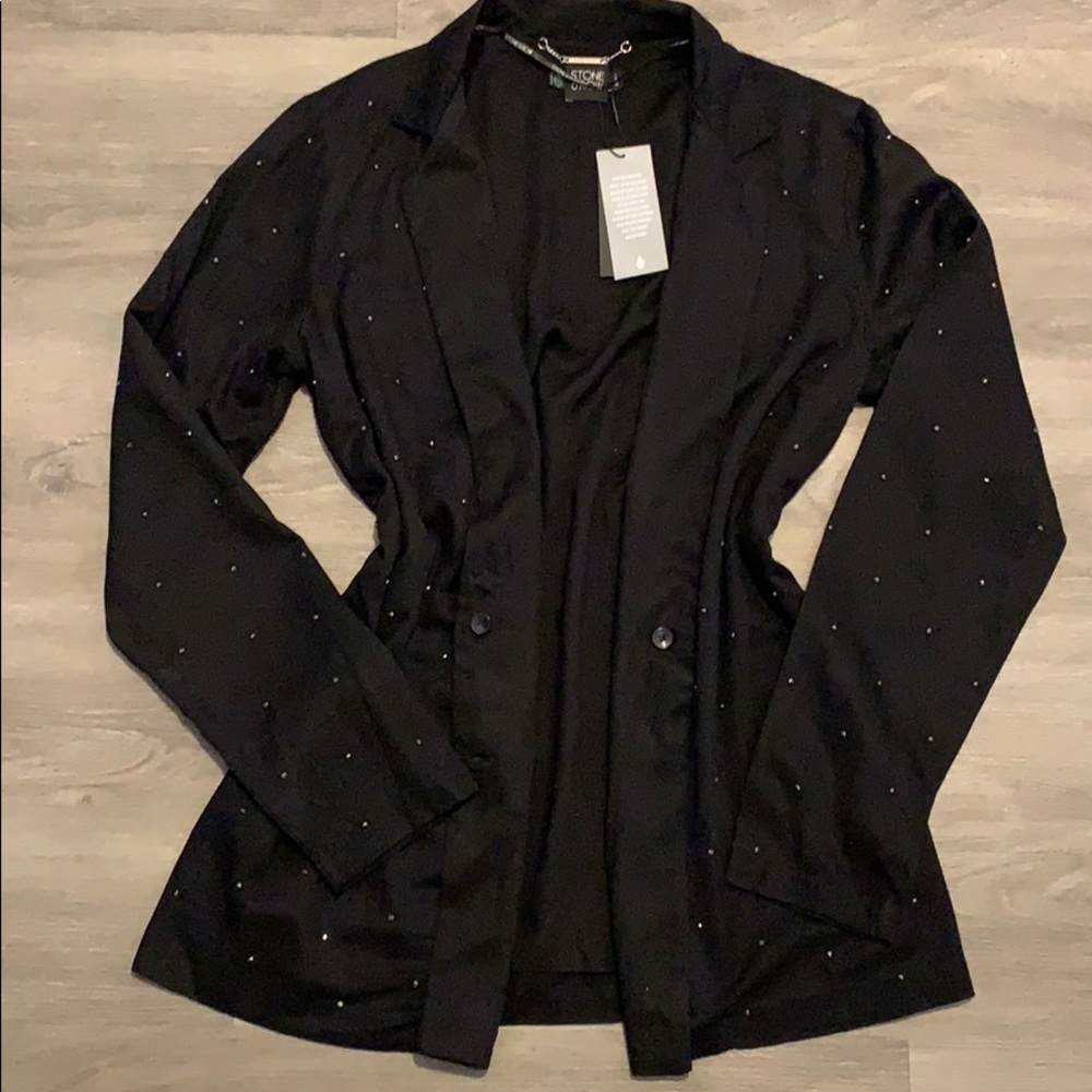 Black modern blazer!